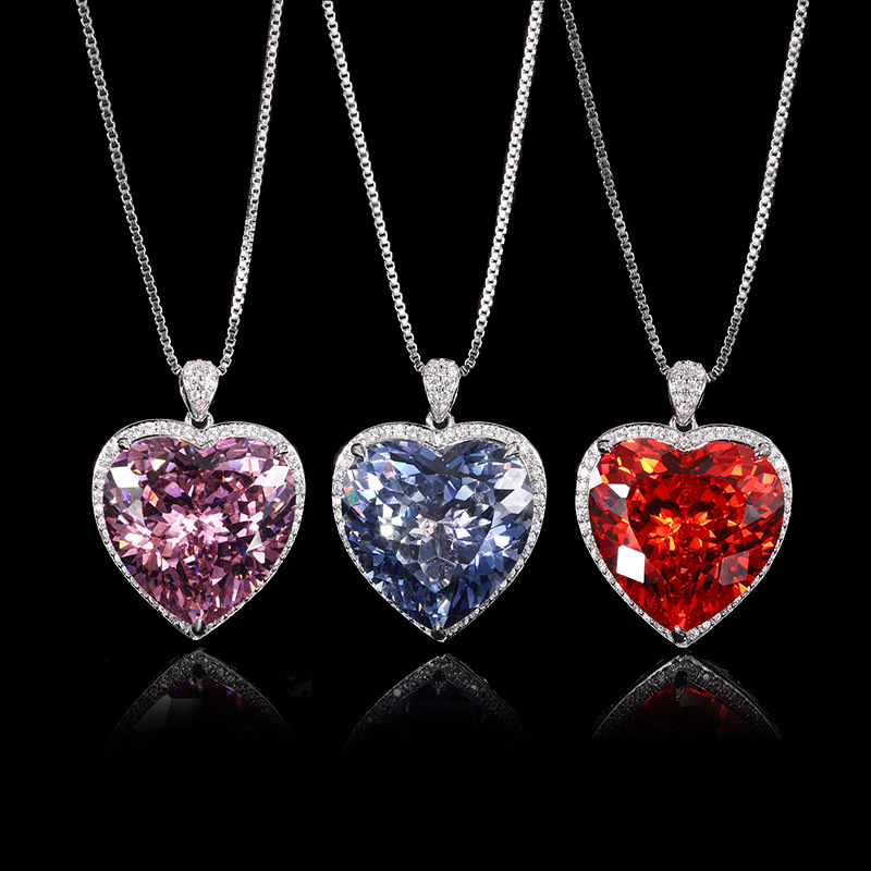 Women Accessories In Wholesale - Collana con ciondolo a forma di