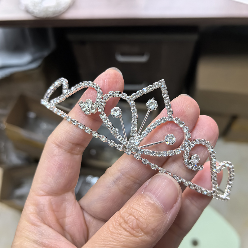 Corona Nuziale in Strass Color - Women Accessories Wholesale recensione e prezzo