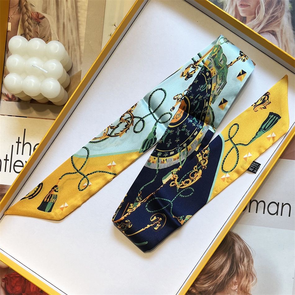 Sciarpa con stampa Quattro sta - Women Accessories In Wholesale recensione e prezzo