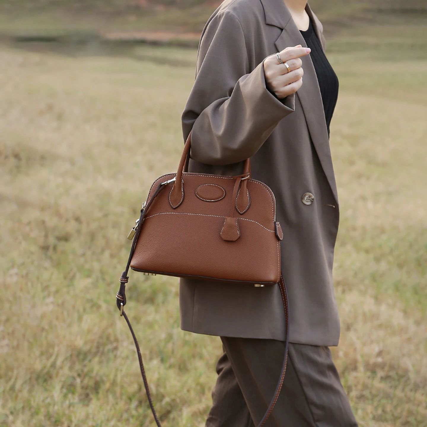 Nuova Borsa a Tracolla a Forma - Women'S Accessories Handbags recensione e prezzo
